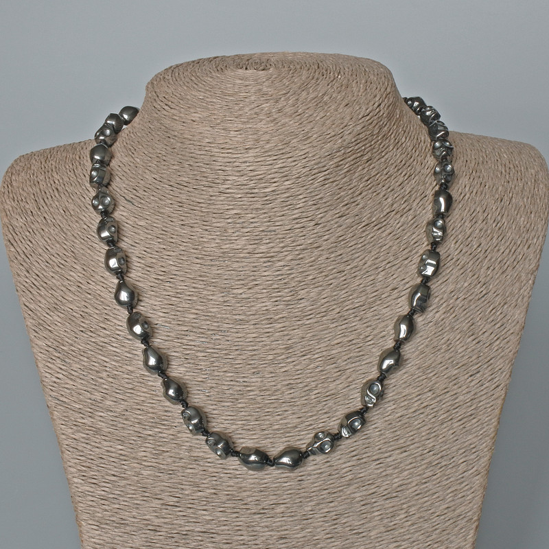 Collier en hématite «Crâne», diamètre 8×10×7,5 mm+-, longueur 48 cm+