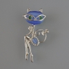 Broche-pendentif Chaton œil de chat bleu, strass verts et blancs, métal argenté 23x52 mm