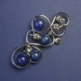 Broche en lazurite et strass gris, couleur argent, 75 × 37 mm+