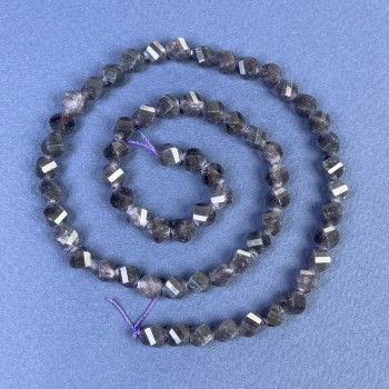 Perles d'iolite facettées en losange 6 × 5 mm ± sur fil, longueur 38 cm ±