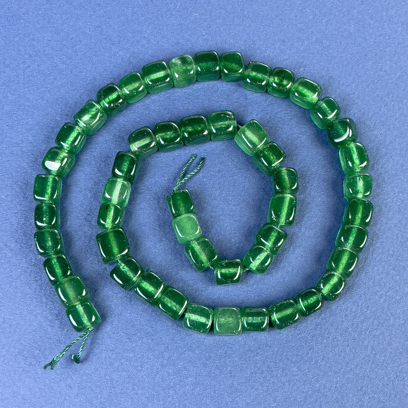 Perles de chrysoprase cube 7 × 7 mm ± sur fil, longueur environ 37 cm
