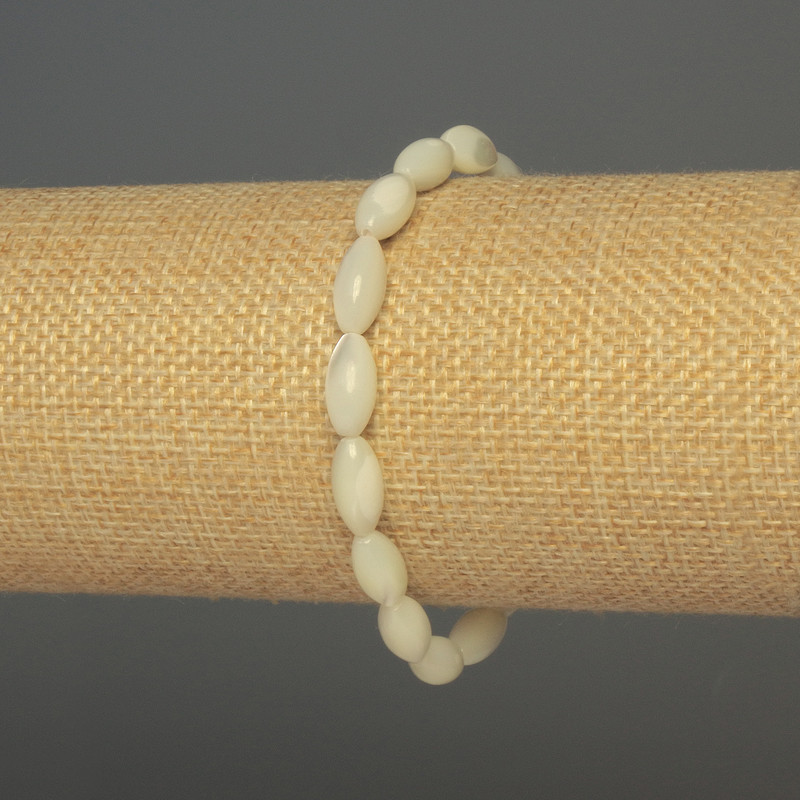 Bracelet en nacre « Grain », diamètre 12×6 mm ±, longueur 18 cm ±, élastique