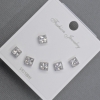 Boucles d'oreilles puces en métal argenté et strass blancs, 5 mm ±