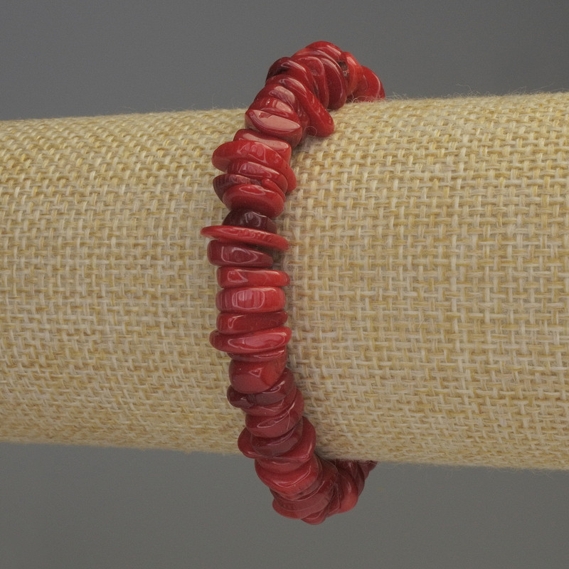 Bracelet en éclats de corail, diamètre environ 9×2–3 mm, longueur 18 cm, élastique