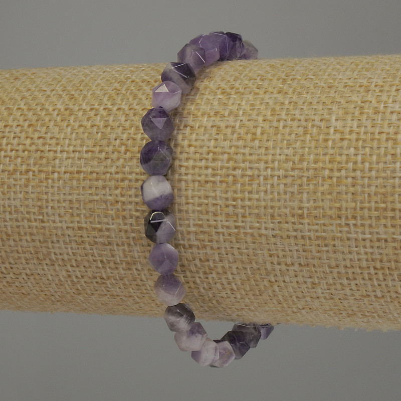 Bracelet en améthyste facettée, diamètre 6×6 mm ±, longueur 18 cm élastique