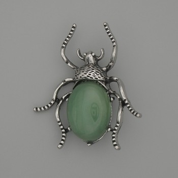 Broche-pendante Scarabée en néphrite, 44 × 37 mm, métal argenté
