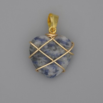 Pendentif Cœur en sodalite, entouré d'un fil métallique, 21×21 mm (+/−), diamètre 30 mm
