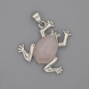Pendentif « Grenouille » en quartz rose 29 × 28 mm +-, longueur 37 mm+