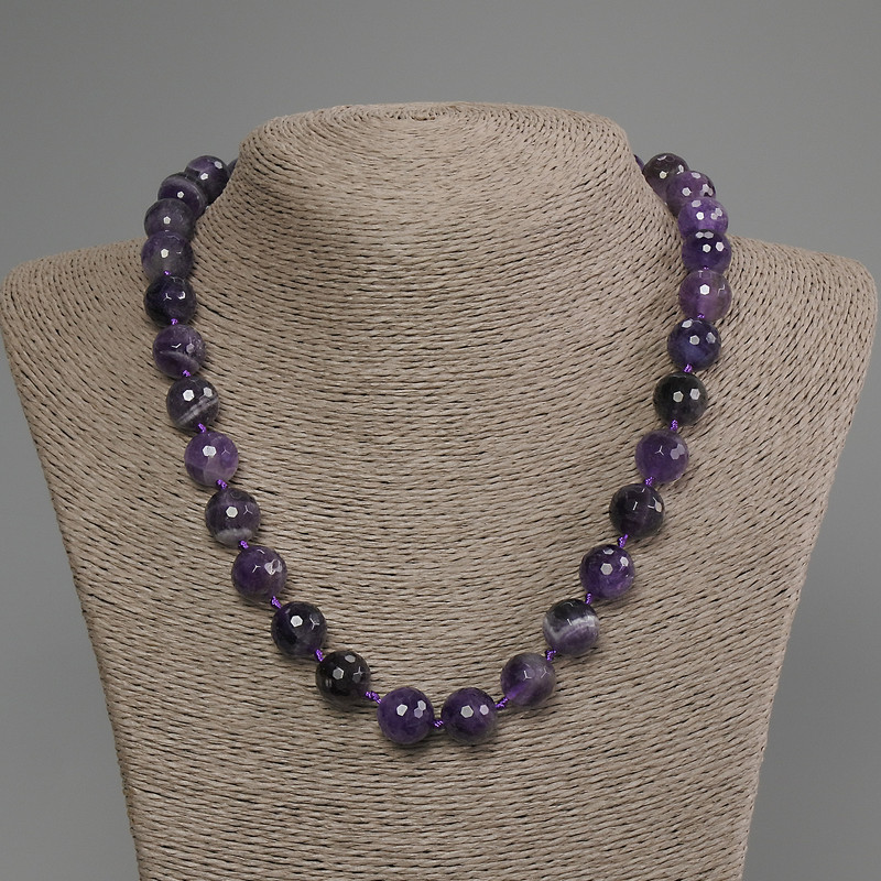Collier en améthyste facettée – billes de 12 mm ±, longueur 50 cm ± avec fermoir
