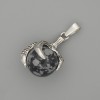 Pendentif en obsidienne neigeuse – patte avec boule 18×37 mm ± métal argenté