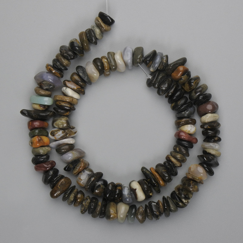 Perles de jaspe éclats 8-11×3-5 mm, longueur 40 cm ±, sur fil