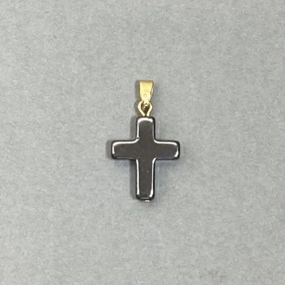 Pendentif hématite croix 25×14 mm +