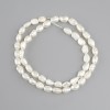 Perles d'eau douce, diamètre 8-8,5 × 4-5 mm, longueur environ 37 cm, enfilées sur fil