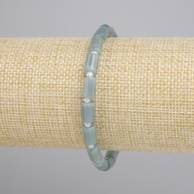 Bracelet Jadeïte cylindre 8×5 mm ± avec perles sur élastique
