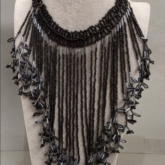 Démarque ! Collier de rocailles, longueur 48 cm +/- (endommagé)