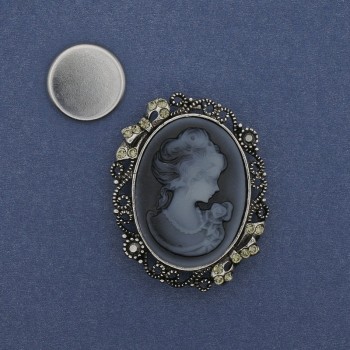 Broche magnétique Camée Dame avec strass, métal argenté 41 × 33 mm +