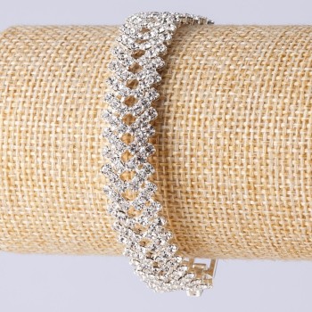 Bracelet à strass à fermeture à mousqueton, à double rang, motif zigzag, couleur argentée, longueur 19 cm, largeur 14 mm