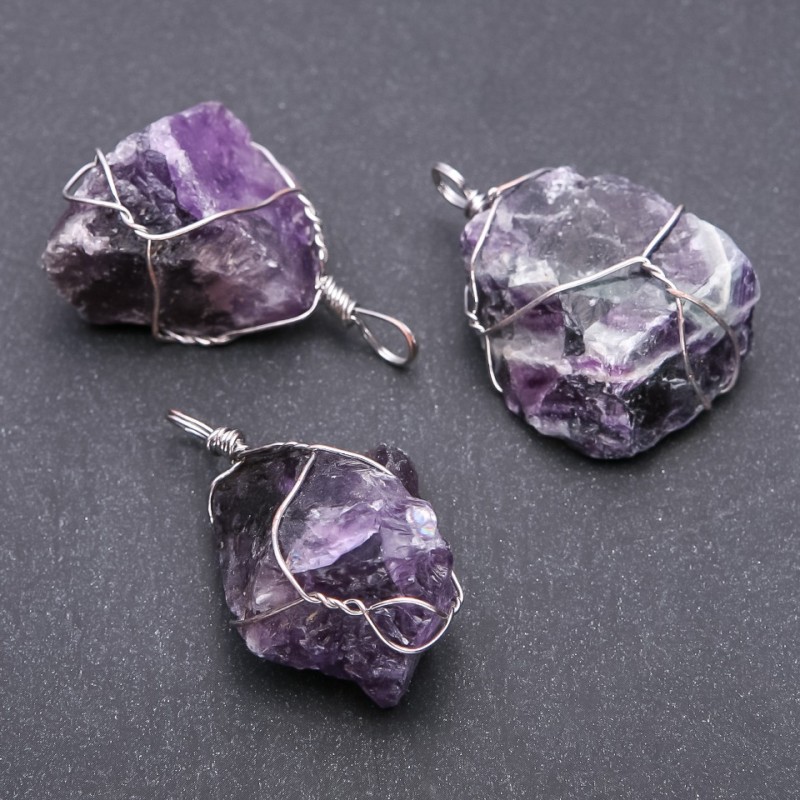 Pendentif en tressage métallique avec améthyste 2,5×3,5 cm (±)