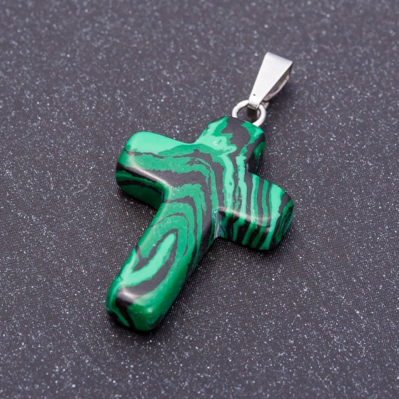 Pendentif croix en malachite pressée 18×27 mm
