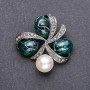Broche Trio avec cabochons émeraude 45×45 mm métal gris