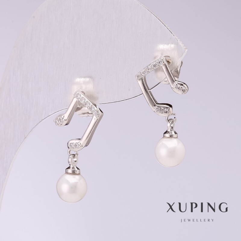 Boucles d'oreilles Xuping «Notes» avec des perles blanches de Majorque