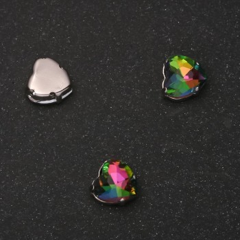 Prix par emballage / 10 pièces Cristal à coudre sur monture en forme de cœur 8 mm irisé arc-en-ciel