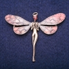 Broche Fée au cristal rose et émail, métal doré 50×60 mm