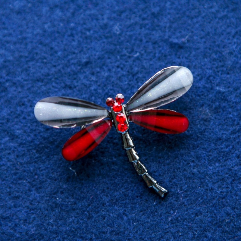 Broche libellule avec cristaux, métal argenté 32×43 mm