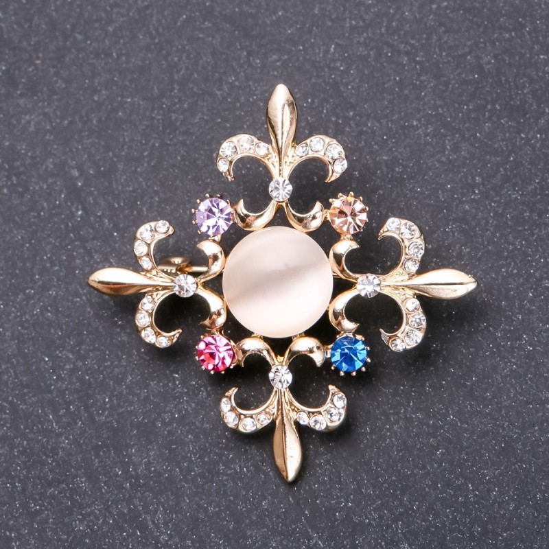 Broche Ordre de la Beauté 50×50 mm métal jaune