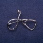 Broche stéthoscope métal gris 44×30 mm