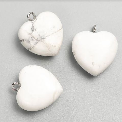 Pendentif Cœur en howlite, diamètre 27×25×10 mm+