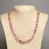 Collier en rhodonite, pierres galetées, diamètre 5 × 8–10 mm, longueur environ 50 cm