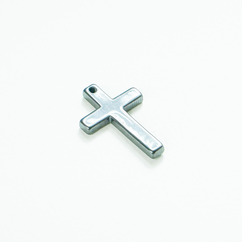 Pendentif « Croix » en hématite, diamètre 22×33 mm, 5×3 mm+
