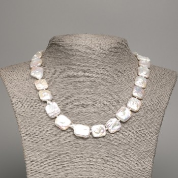 Collier de perles baroques naturelles avec une teinte «bleu pétrole», diamètre 15×13×4 mm, longueur 45 cm +