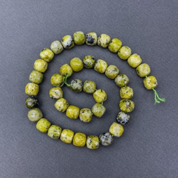Perles turquoise jaune facettées, cubes 9×9 mm sur fil, longueur environ 38 cm ±