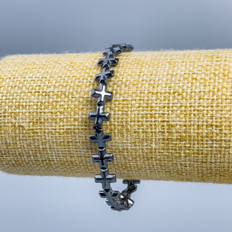Bracelet en hématite «Croix», diamètre 8×8×3 mm, longueur 18 cm (élastique)