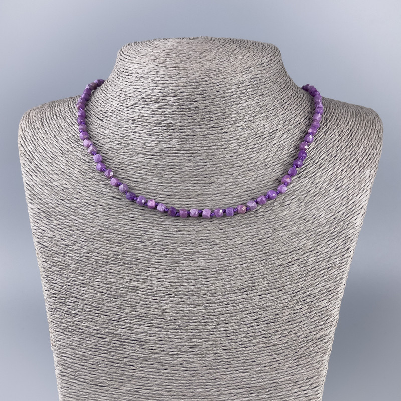Collier en phosphosidérite, pierre naturelle facettée, cube 4×4 mm, longueur 50 cm ±