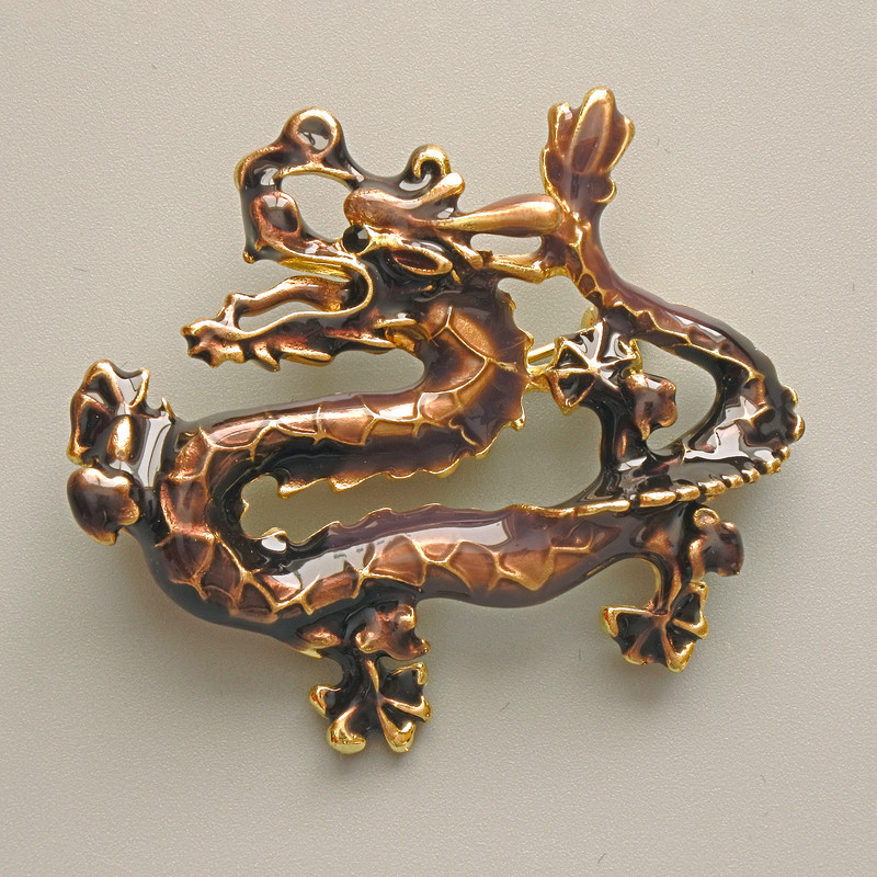 Broche-pendentif Dragon émaillé brun, métal doré 47×41 mm